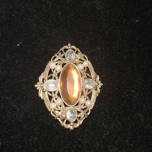 Brooch or pendant